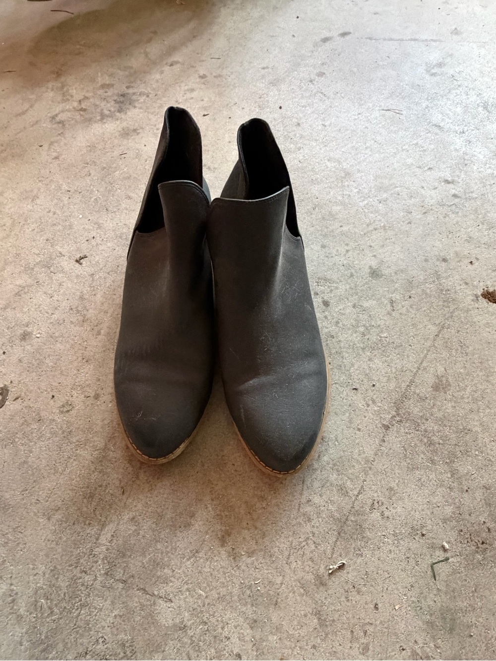 Classic Men's Slip-On Ankle Shoes in Black
